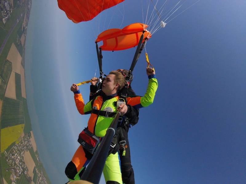Saut en parachute biplace au-dessus de la mer, Villennes-sur-Seine 78670
