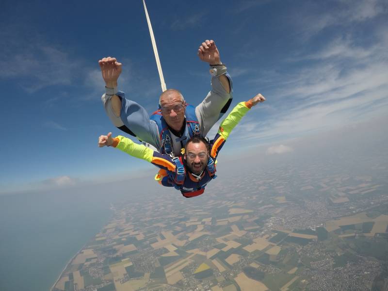 Réserver plusieurs baptêmes en parachute à Mantes-la-Jolie 78200